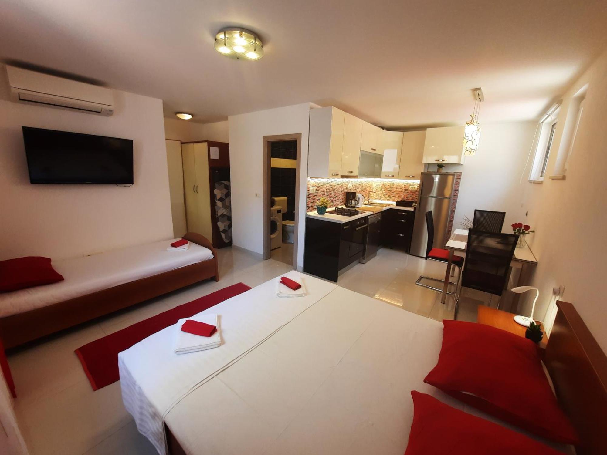 Apartments Ivan Makarska Buitenkant foto